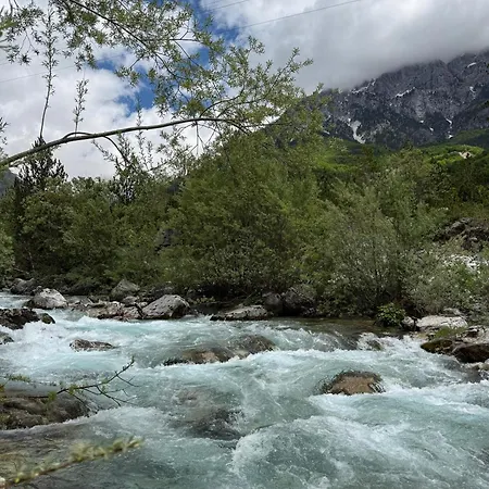 Shpija Ujevara E Vogel 2 Hébergement de vacances Theth