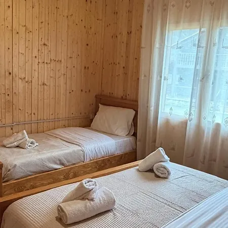 Hébergement de vacances Shpija Ujevara E Vogel 2 *